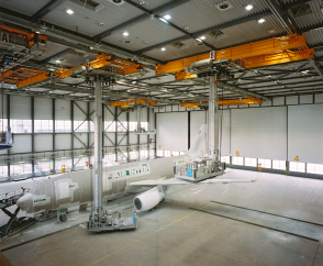 用于飞机维护的特种起重机