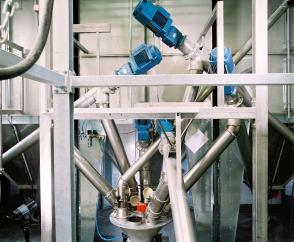 Helical geared motors for precise blends in the foodstuff industry