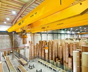 采用真空系统的自动发货仓