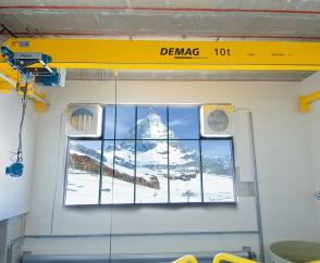 EKKE fitted with a 10-tonne DR-Pro rope hoist