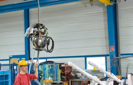 EPDE 悬挂起重机采用轧制型钢梁