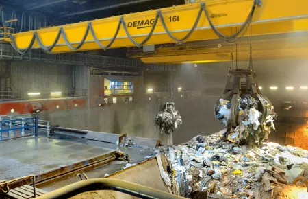 Process cranes for recycling & bulk material